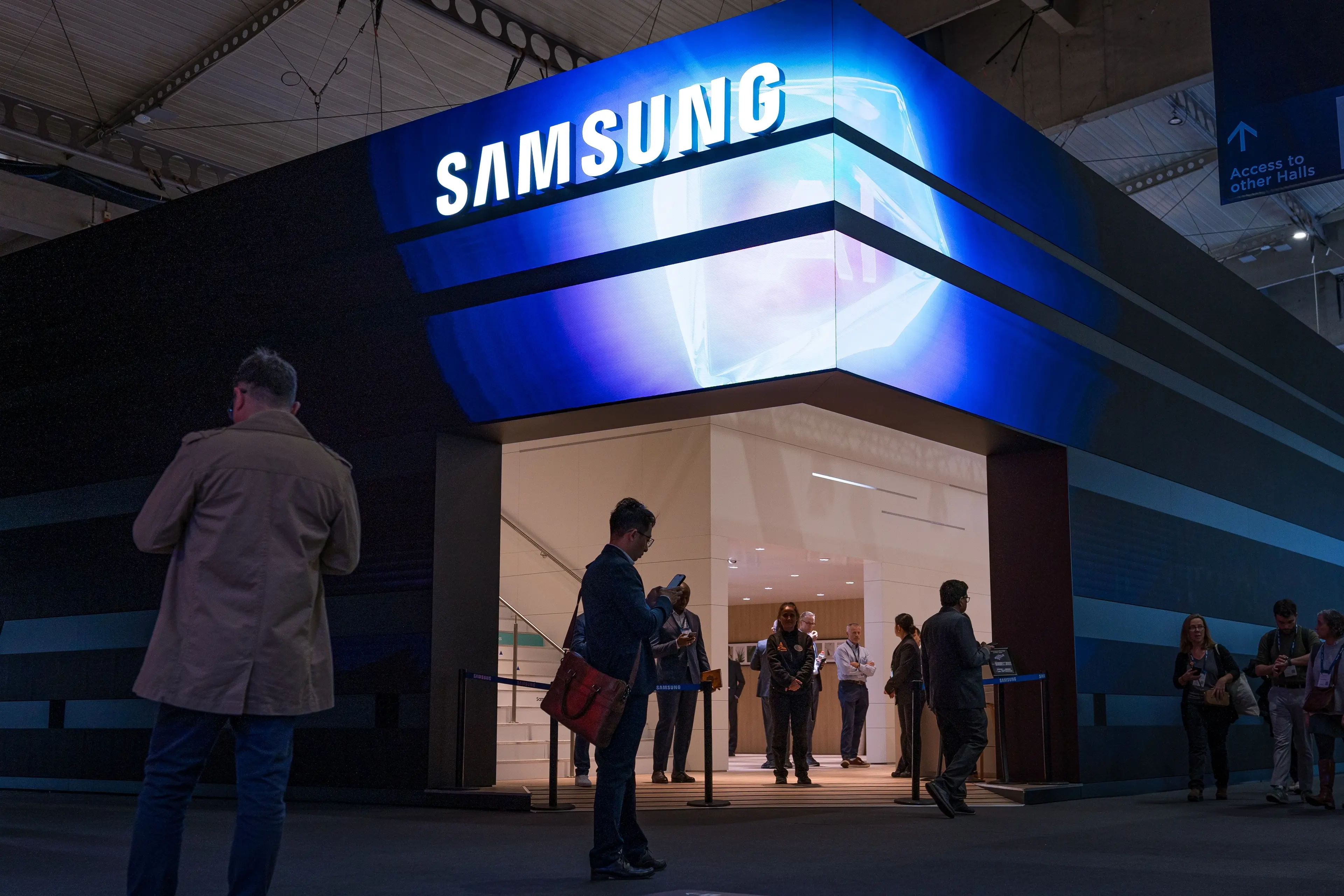 Samsung storefront sign at night